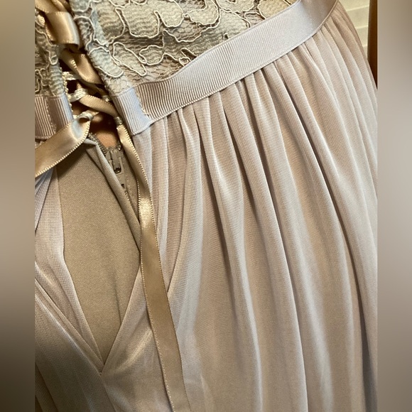 NWT size 16 Lace dress with long mesh skirt Bridesmaid Mother of the Bride Groom - Picture 11 of 13